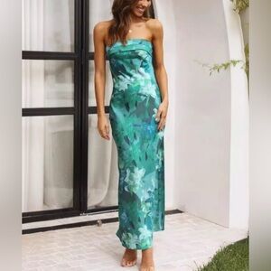 Green Floral Strapless Dress for Beach Vacation